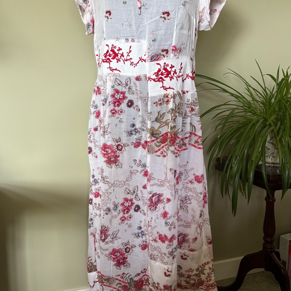 HIGH Use Couture by Clair Campbell Beautiful Floral White and Red Dress